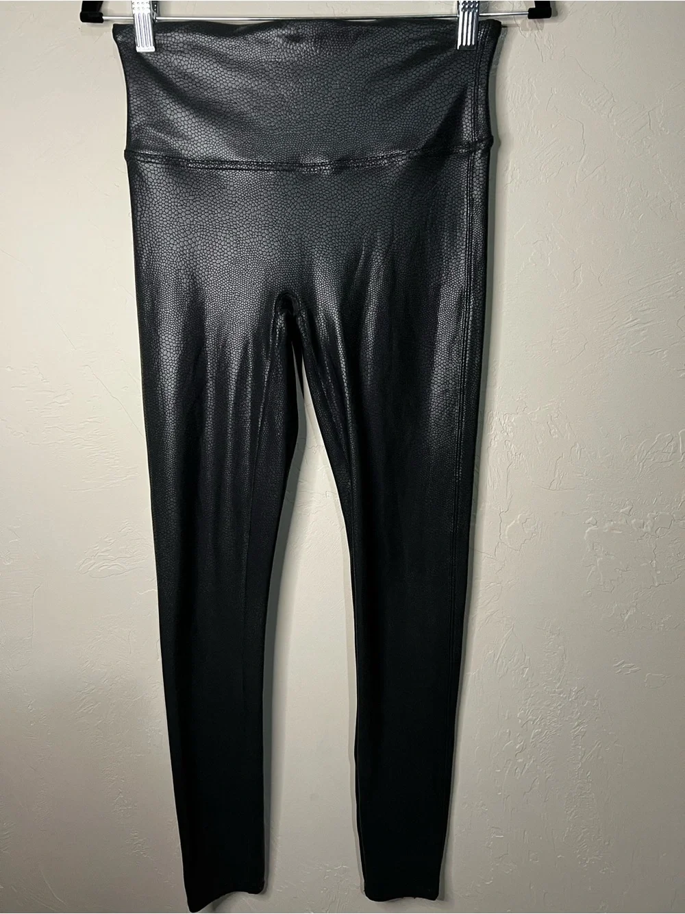 Spanx‎ Faux Leather Matte Snake Textured Leggings